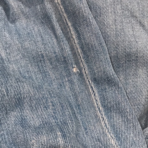 Hudson jeans light blue size 28Good cut on the flair side - Picture 8 of 9